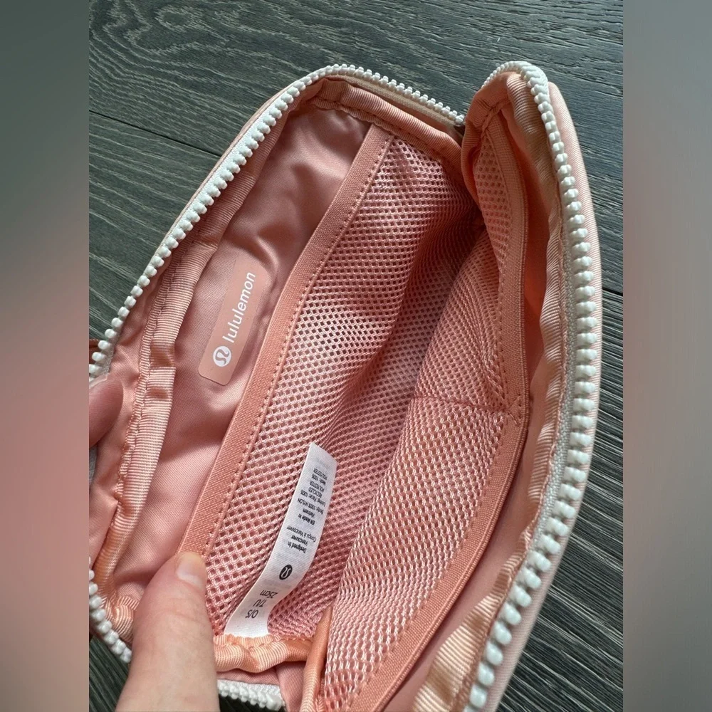 Lululemon Everywhere Belt Bag in Melon Sorbet - Picture 6 of 7